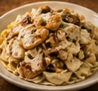 Tagliatelle cu piept de pui și hribi